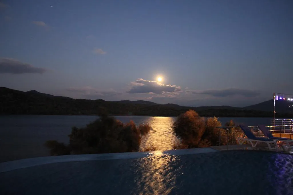 Yalicapkini Boutique Hotel Boğaziçi